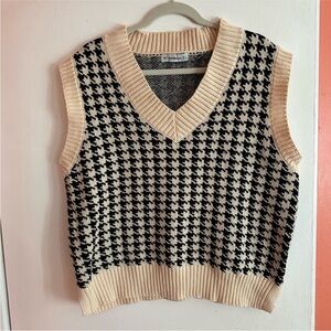 Grey Bandit Houndstooth V-Neck Sweatervest